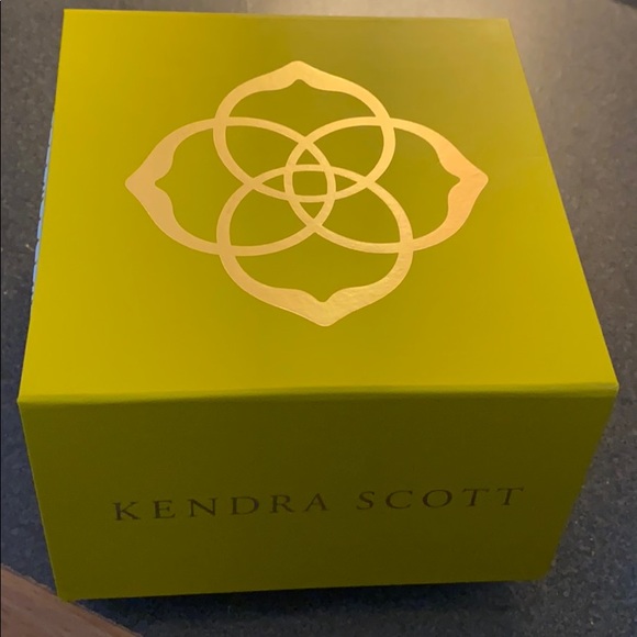 Last 1! NEW Kendra Scott Rae necklace - Picture 7 of 7